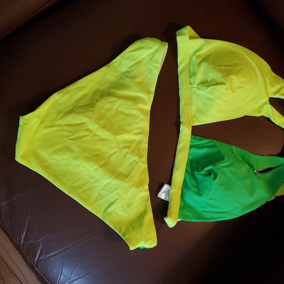 Bikini set - Picture 2 of 2